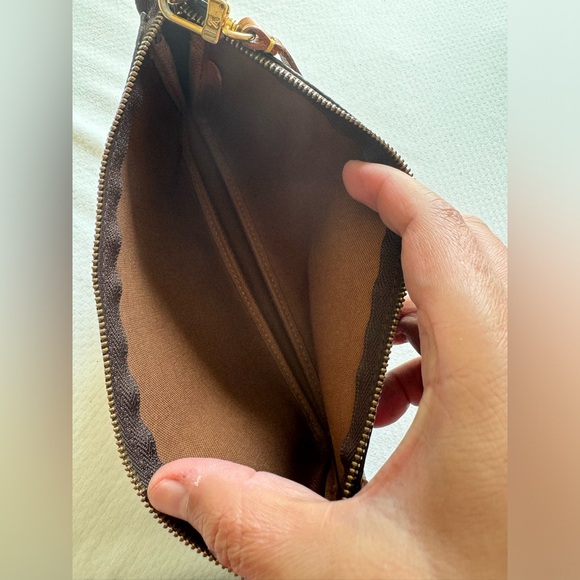👩‍💼Louis Vuitton Pochette Accessoir - Picture 6 of 17